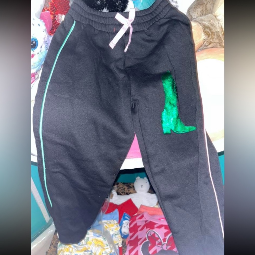 Disney Wicked Black and Green Sweatpants Relaxed Fit Joggers